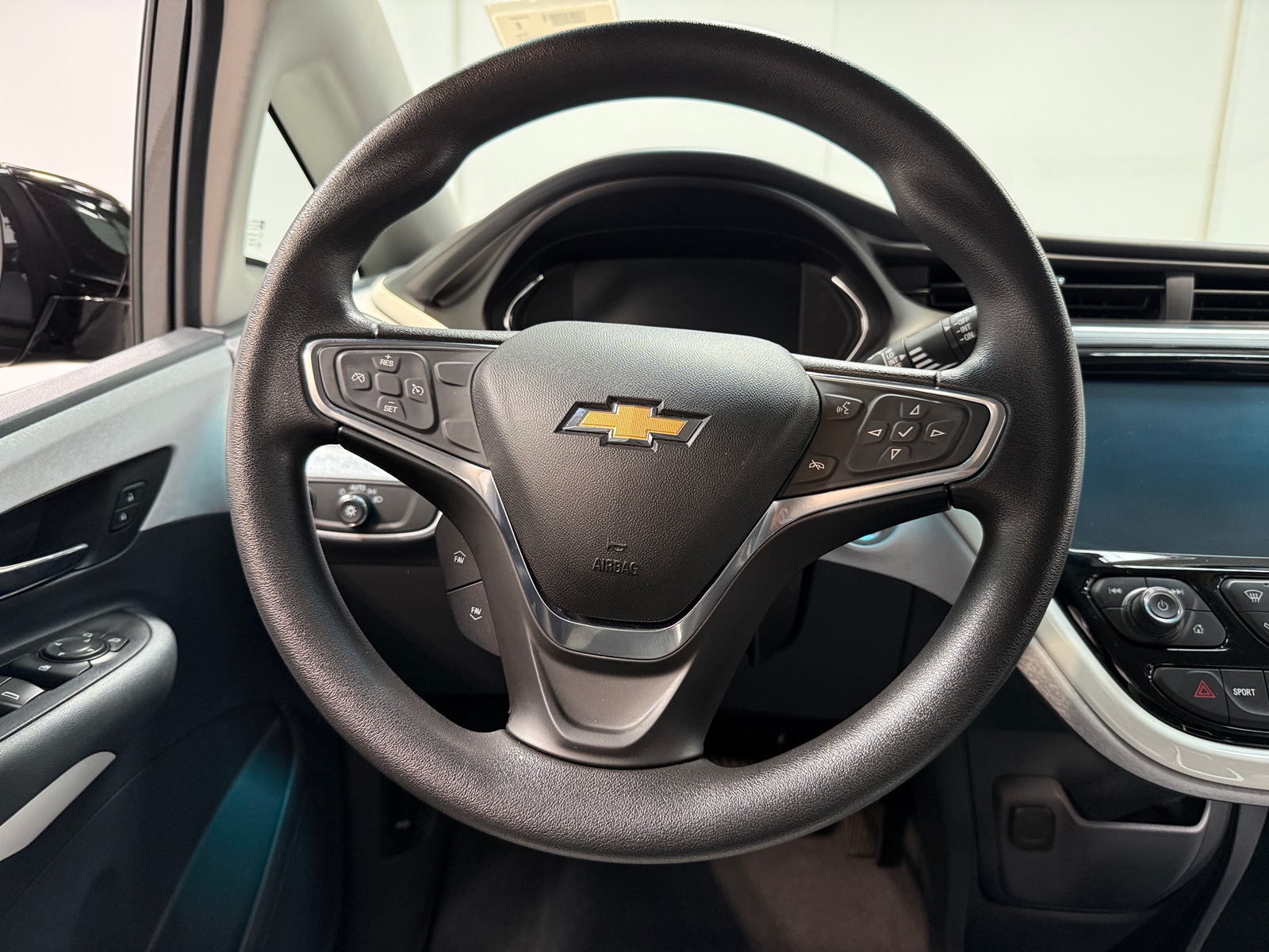 Thumbnail: 2019 Chevrolet Bolt EV - 5