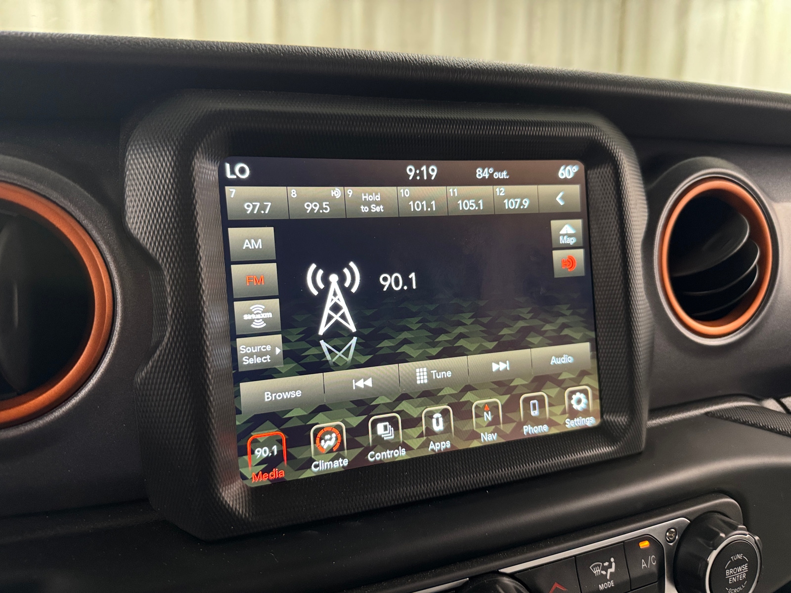 Thumbnail: 2023 Jeep Gladiator - 3