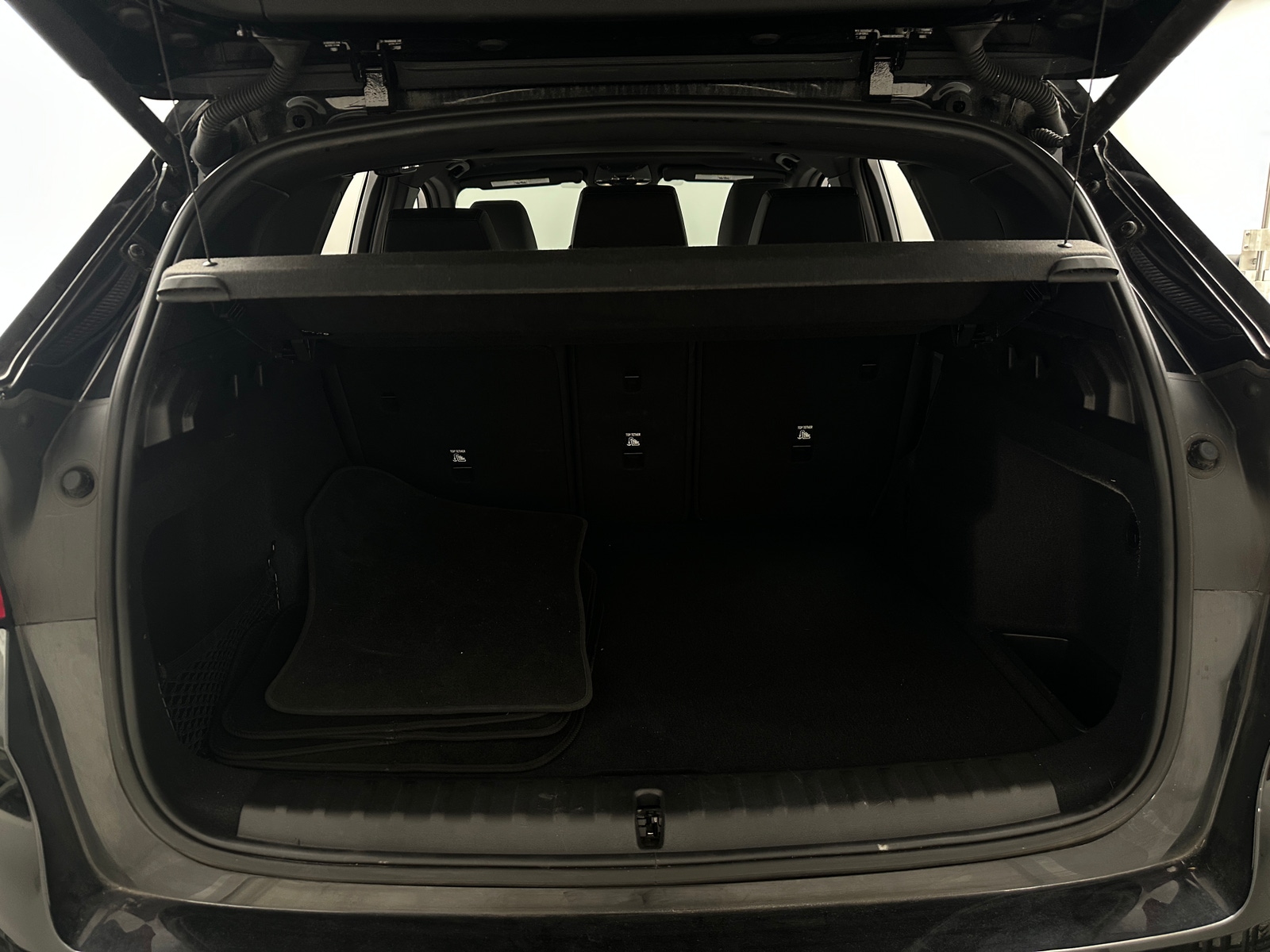 Thumbnail: 2023 BMW X1 - 6