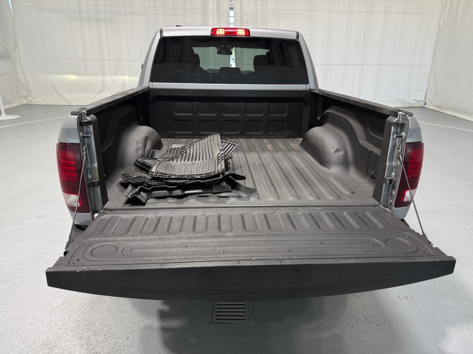 Thumbnail: 2021 RAM 1500 Classic - 7