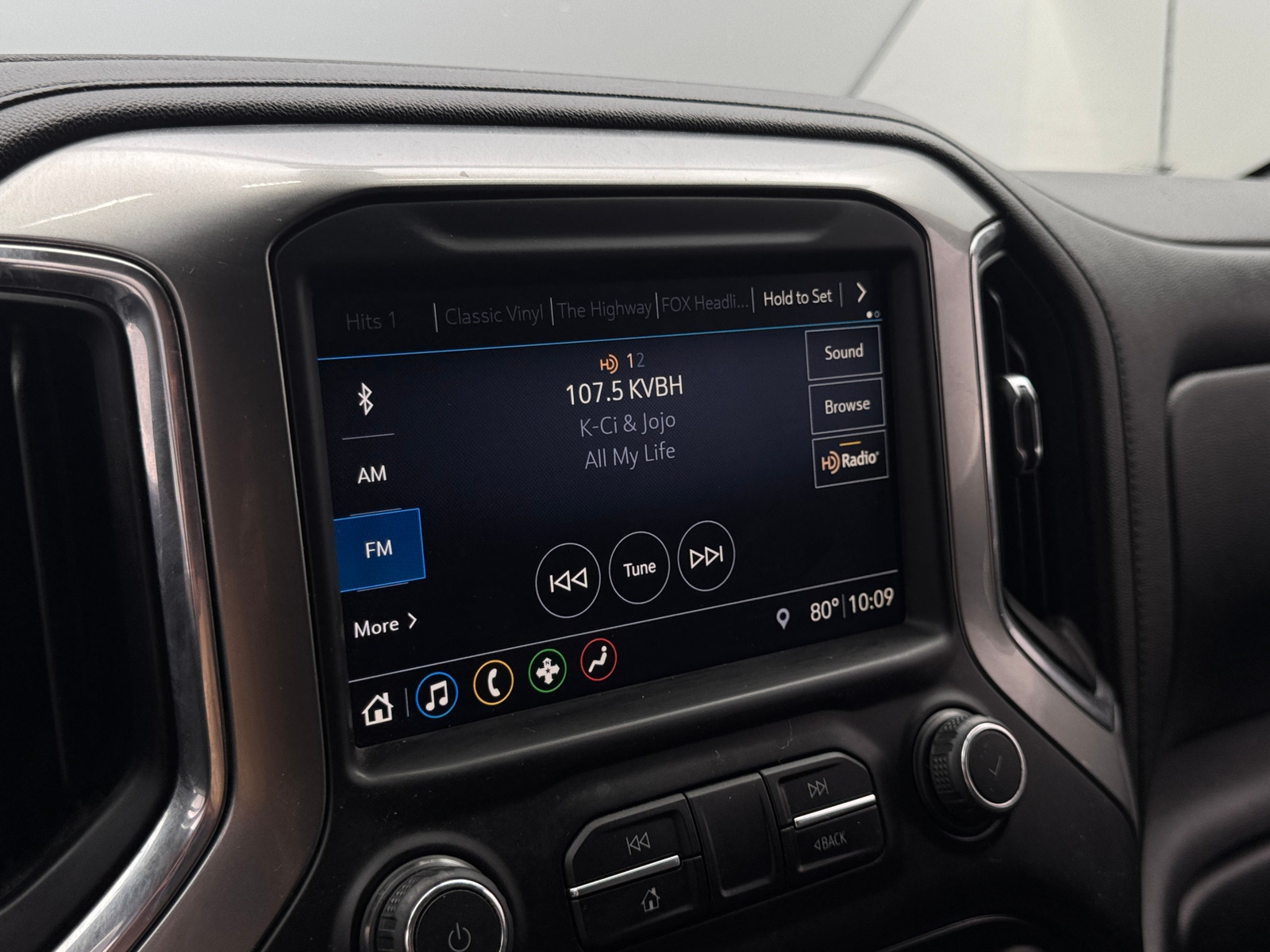 Thumbnail: 2019 Chevrolet Silverado 1500 - 4