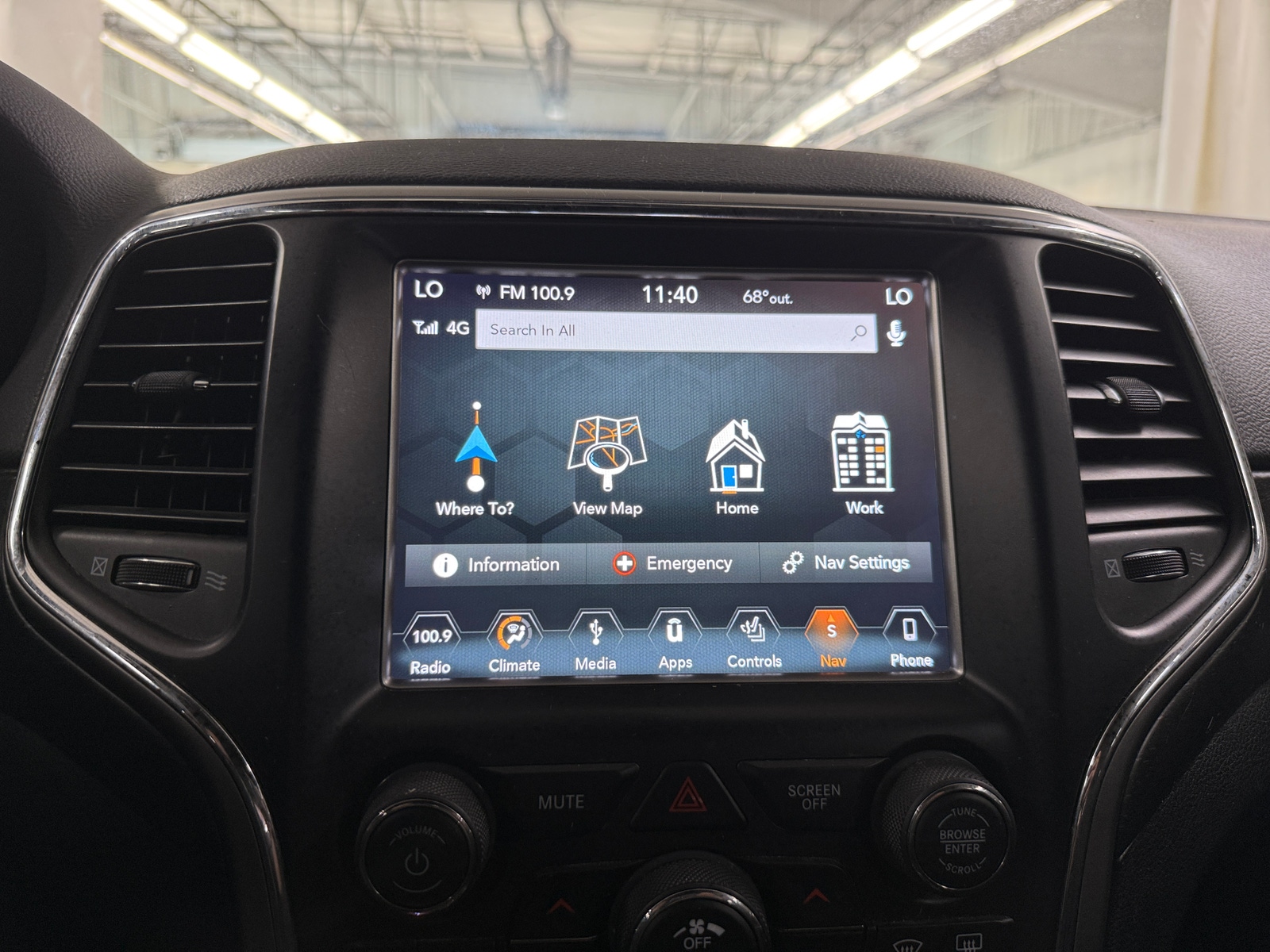 Thumbnail: 2018 Jeep Grand Cherokee - 4