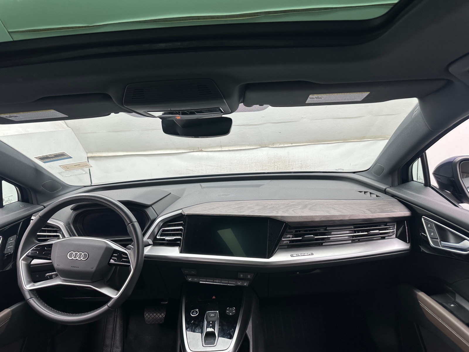 Thumbnail: 2022 Audi Q4 e-tron - 2