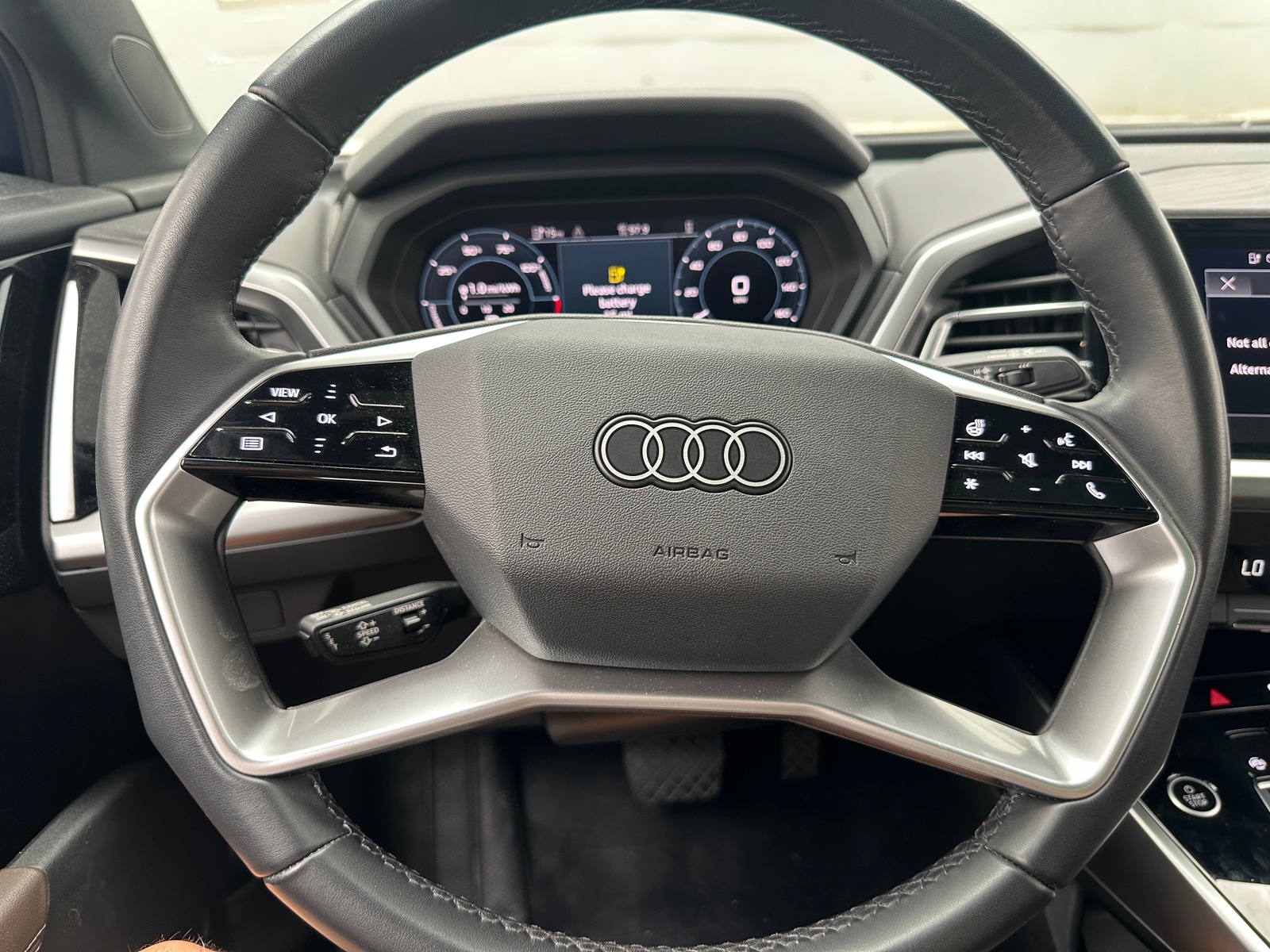Thumbnail: 2022 Audi Q4 e-tron - 4
