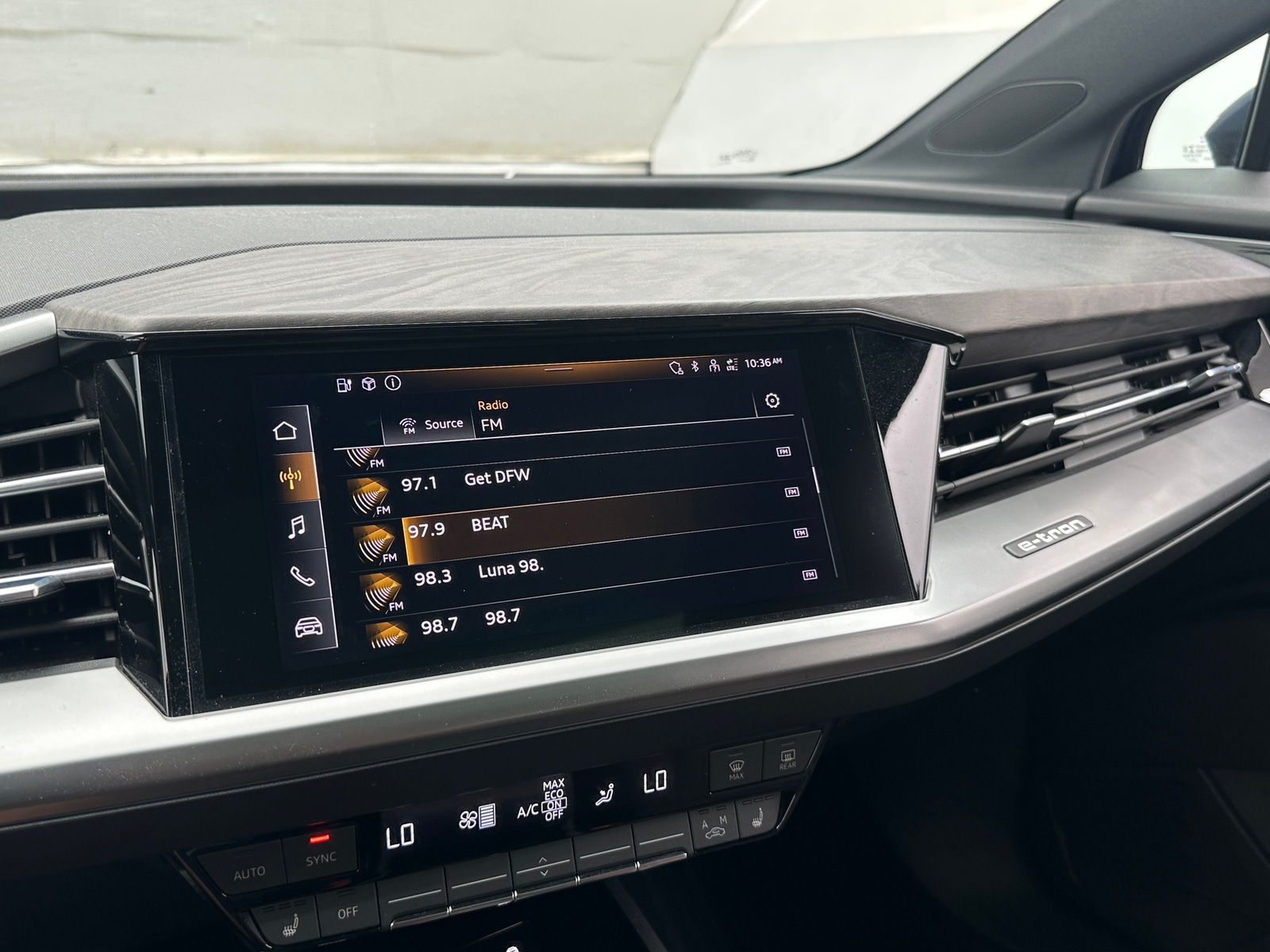 Thumbnail: 2022 Audi Q4 e-tron - 3