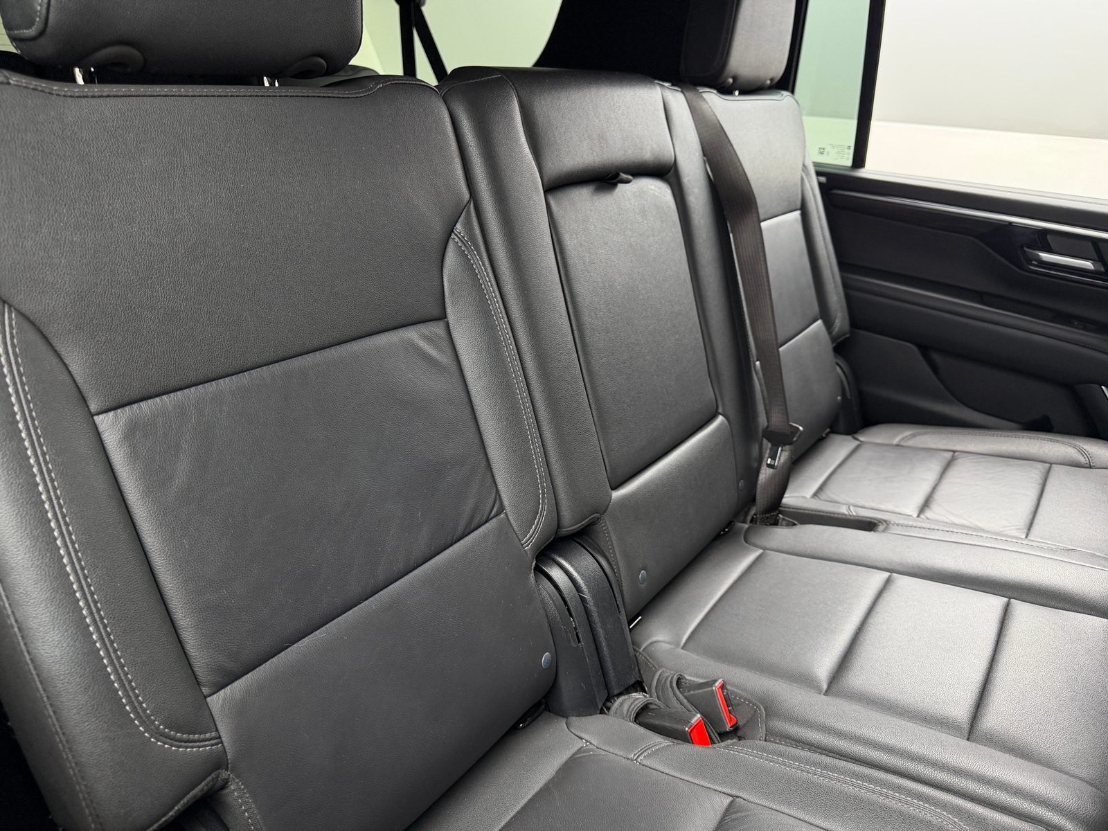 Thumbnail: 2025 Chevrolet Suburban - 5