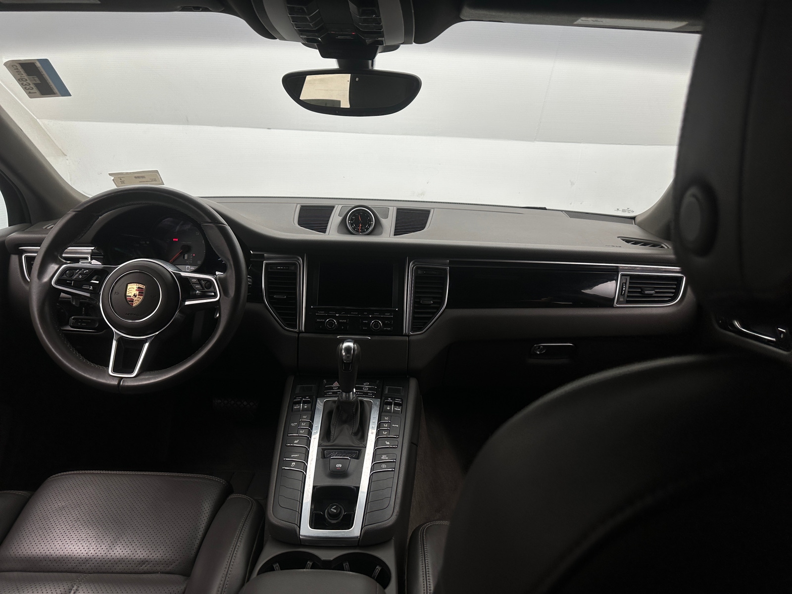 Thumbnail: 2016 Porsche Macan - 2