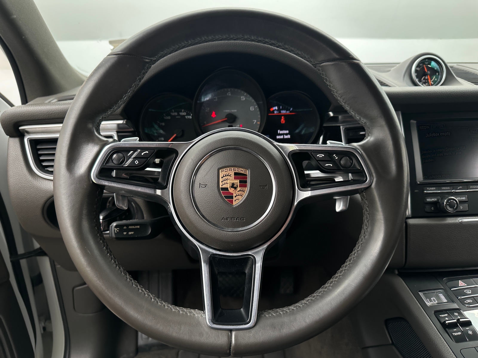 Thumbnail: 2016 Porsche Macan - 4