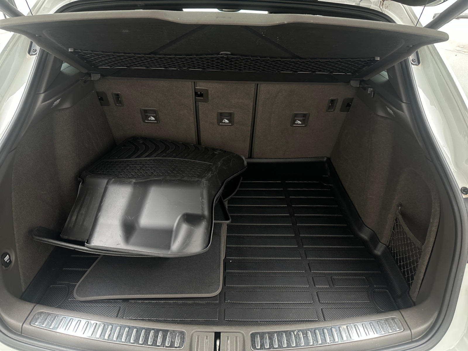 Thumbnail: 2016 Porsche Macan - 6