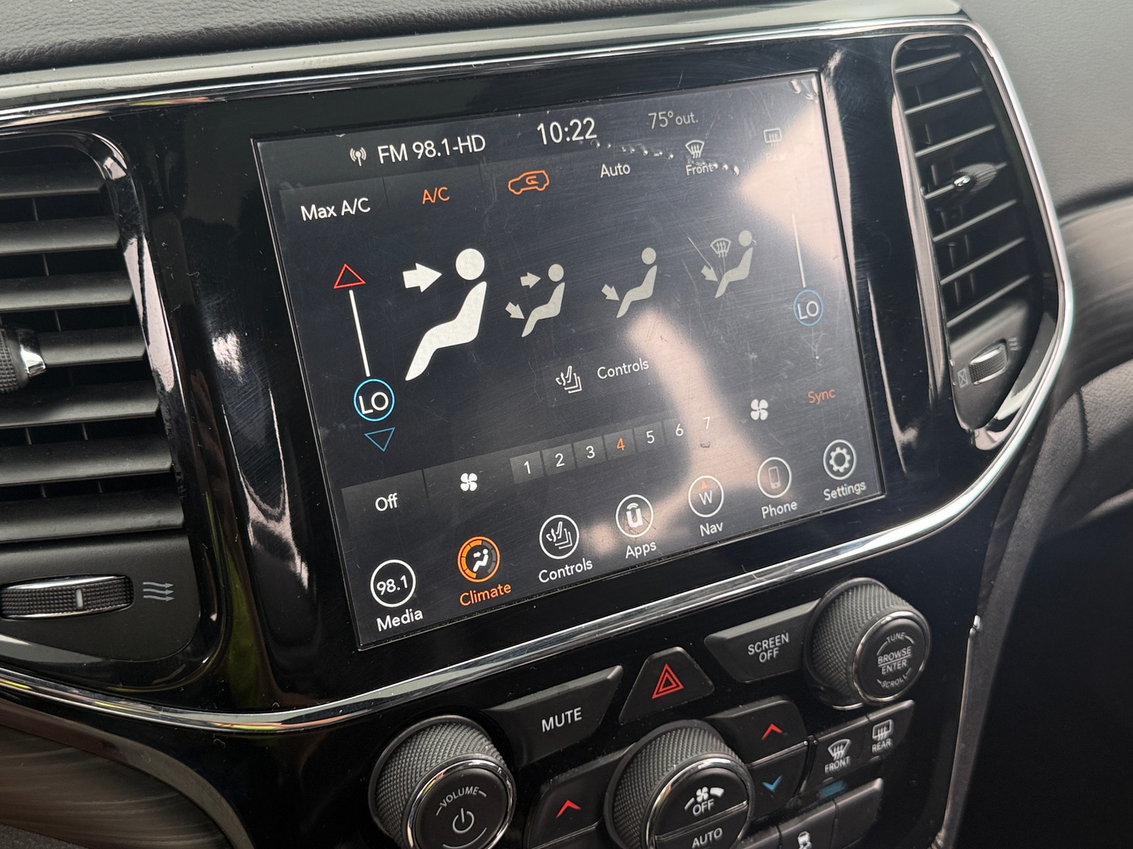Thumbnail: 2019 Jeep Grand Cherokee - 3