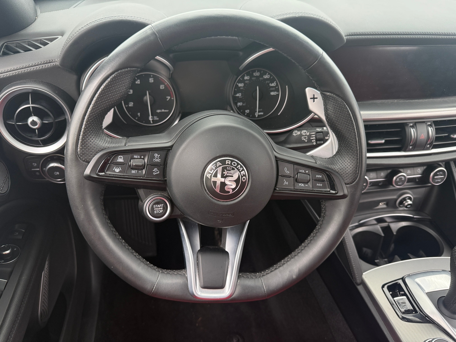 Thumbnail: 2023 Alfa Romeo Stelvio - 4