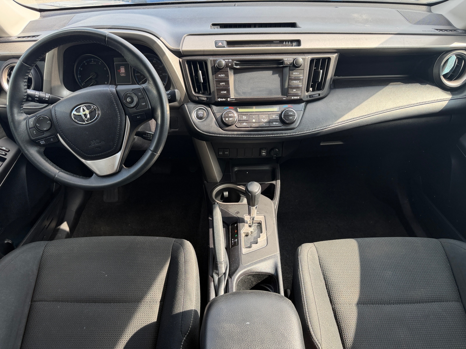 Thumbnail: 2018 Toyota RAV4 - 3