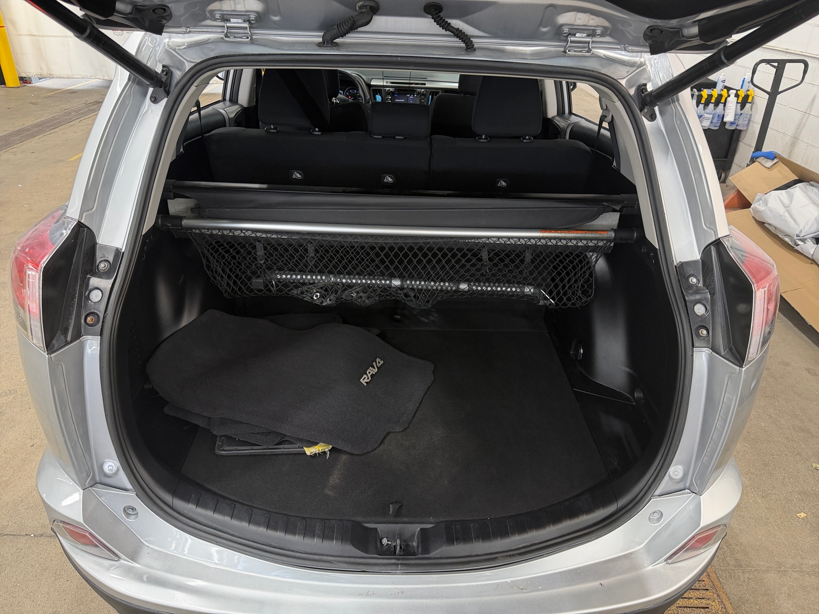 Thumbnail: 2018 Toyota RAV4 - 7