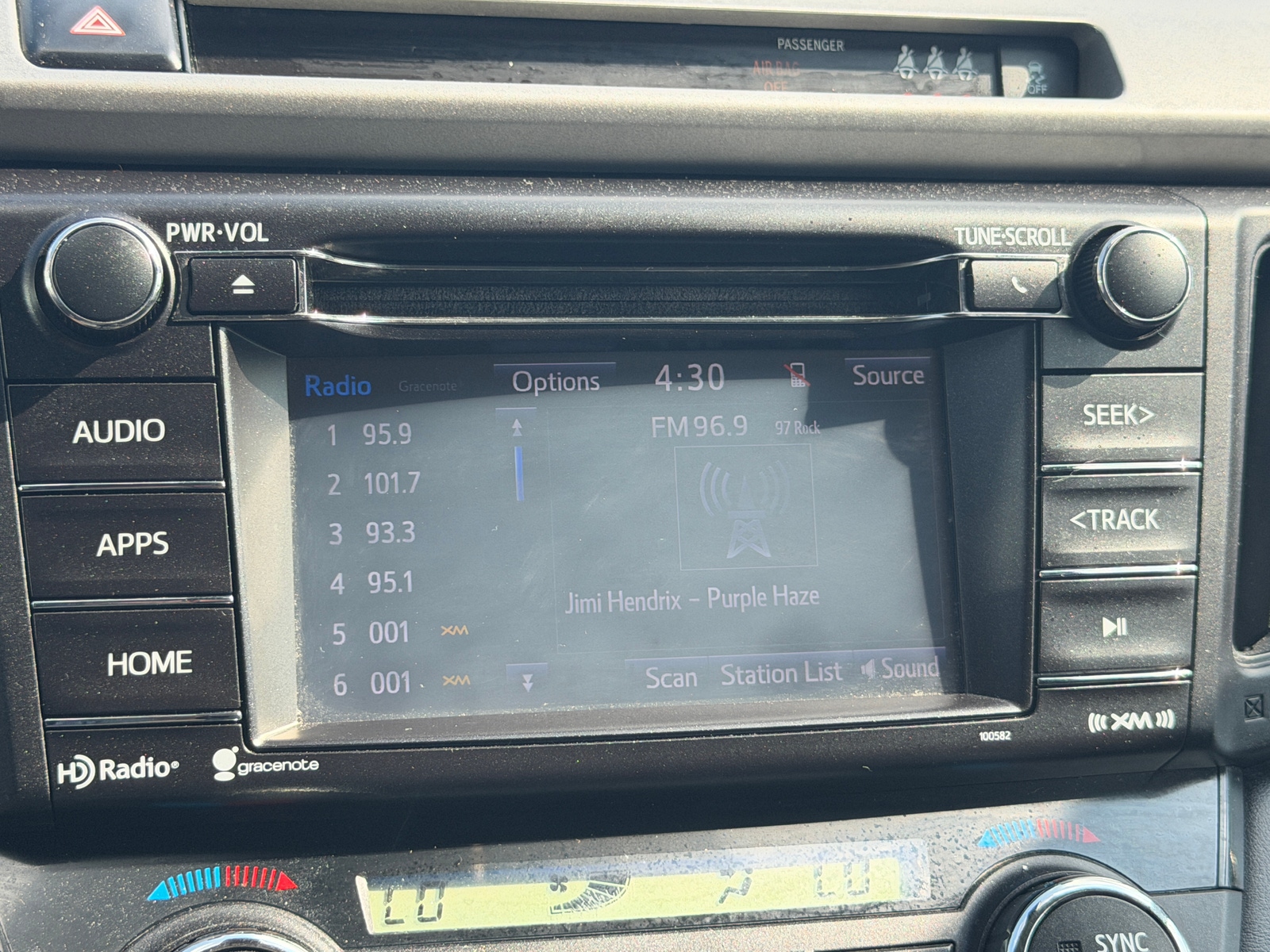 Thumbnail: 2018 Toyota RAV4 - 4