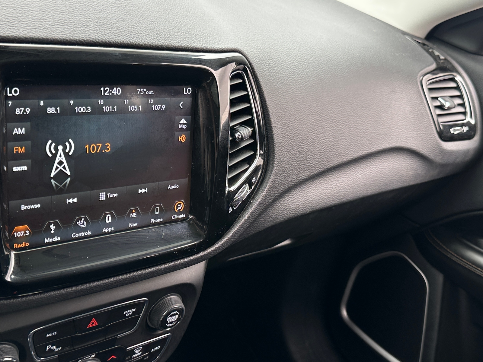 Thumbnail: 2019 Jeep Compass - 3