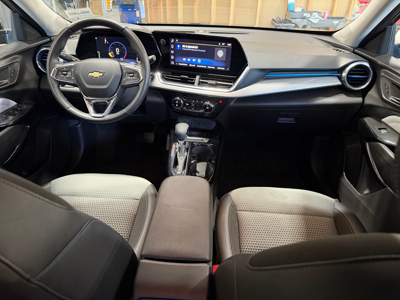 Thumbnail: 2025 Chevrolet Trax - 2
