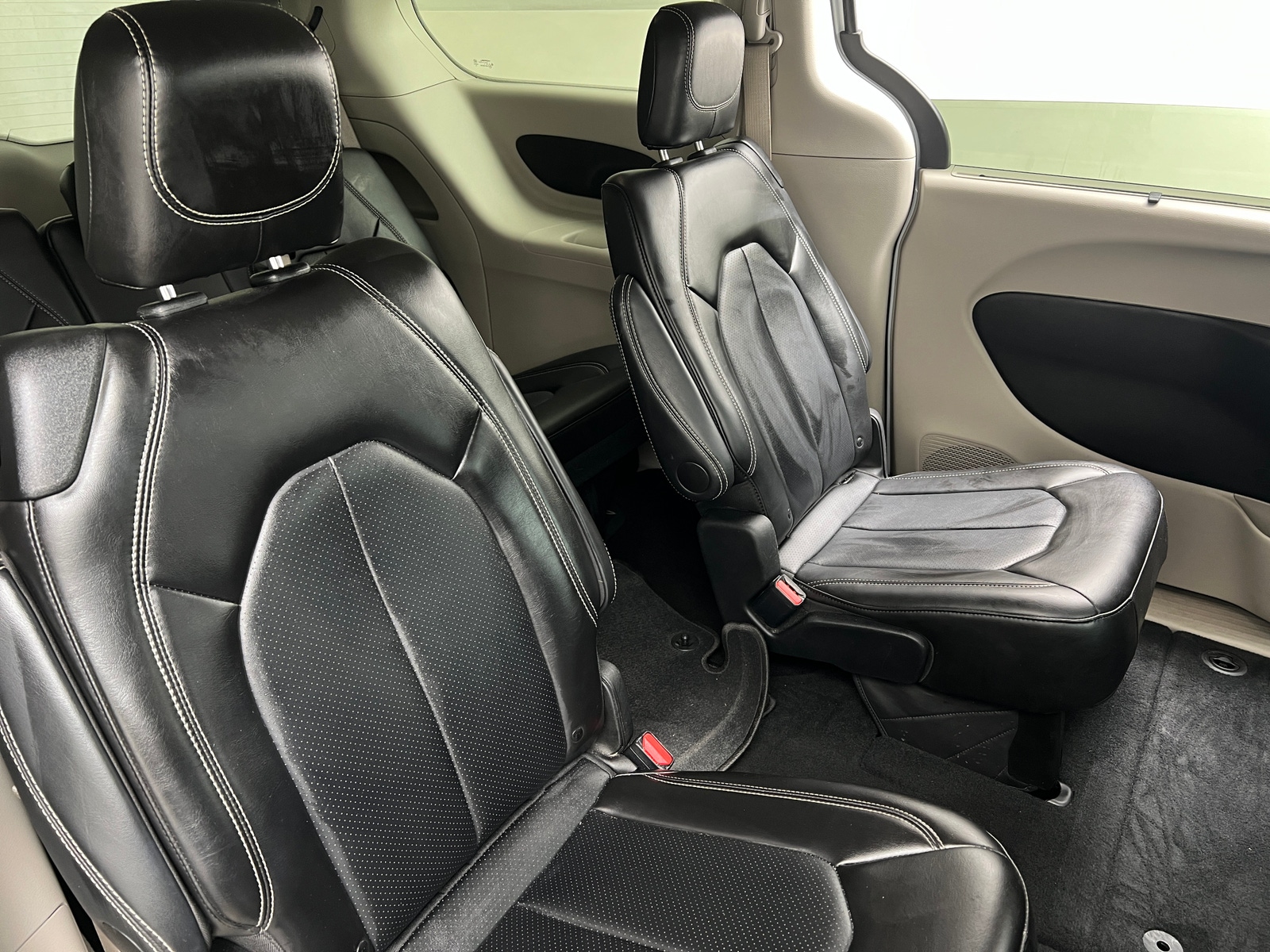 Thumbnail: 2024 Chrysler Pacifica - 5