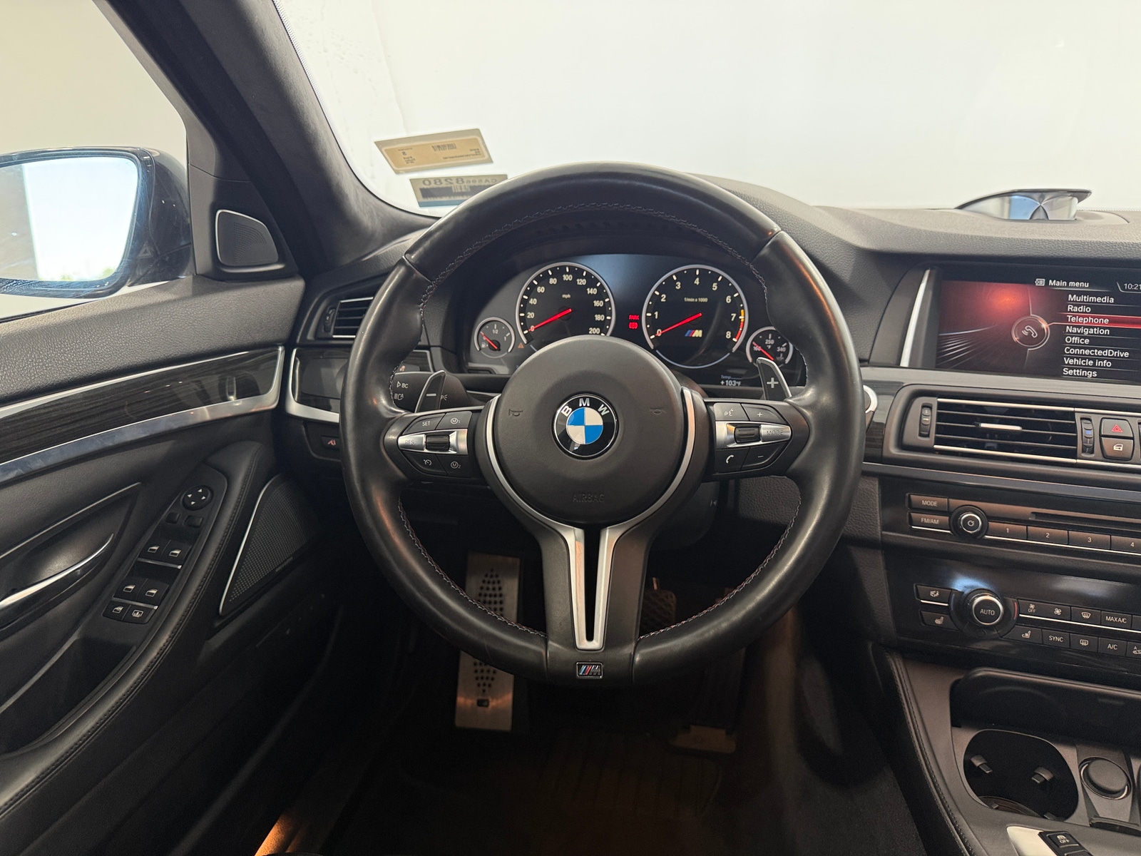 Thumbnail: 2016 BMW M5 - 4