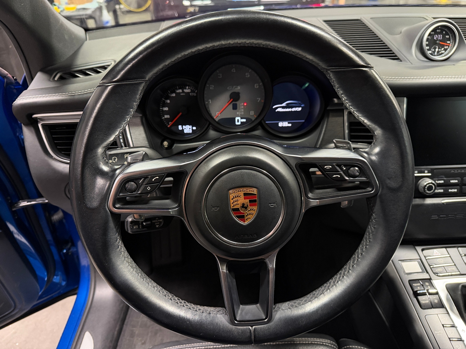 Thumbnail: 2017 Porsche Macan - 4