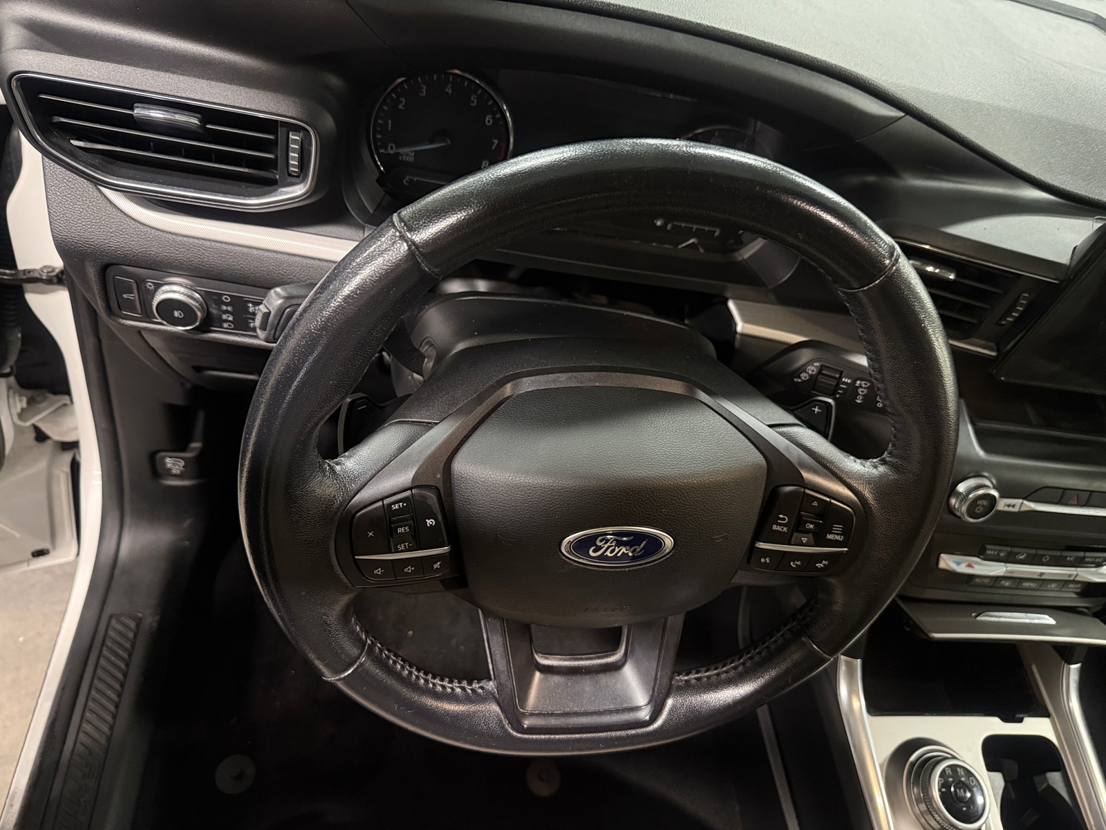 Thumbnail: 2020 Ford Explorer - 4