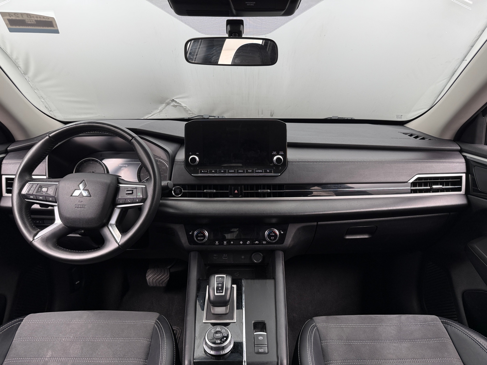 Thumbnail: 2024 Mitsubishi Outlander - 3