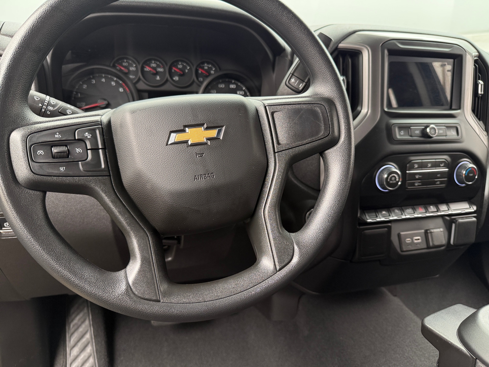 Thumbnail: 2026 Chevrolet Silverado 1500 - 5