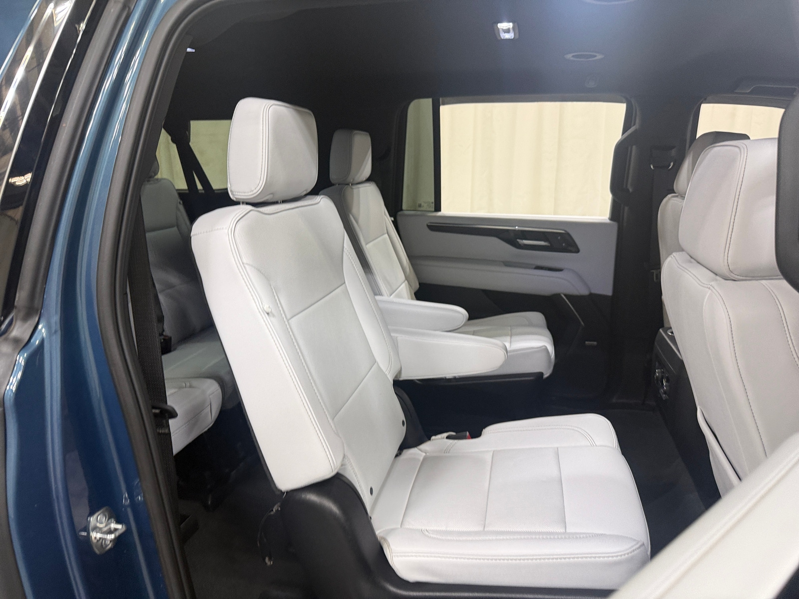 Thumbnail: 2025 Chevrolet Suburban - 5