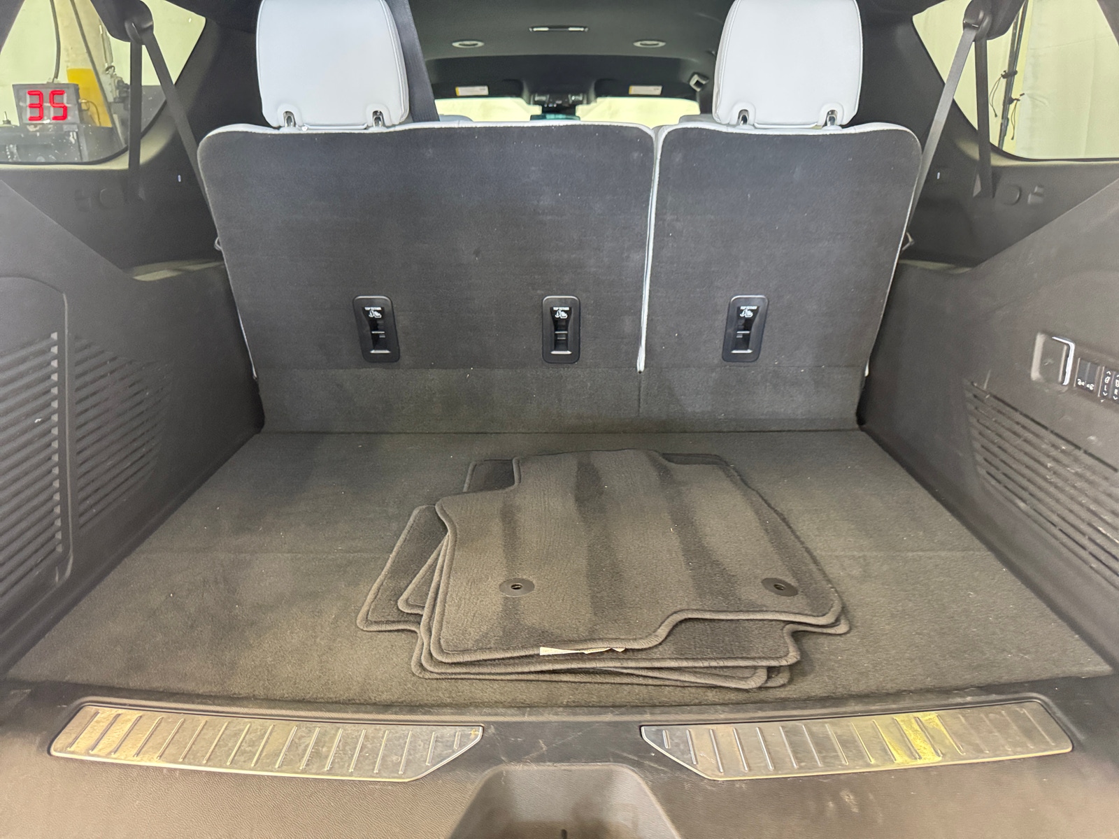 Thumbnail: 2025 Chevrolet Suburban - 6