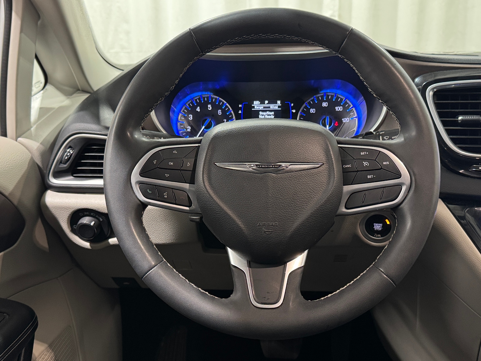 Thumbnail: 2023 Chrysler Voyager - 5