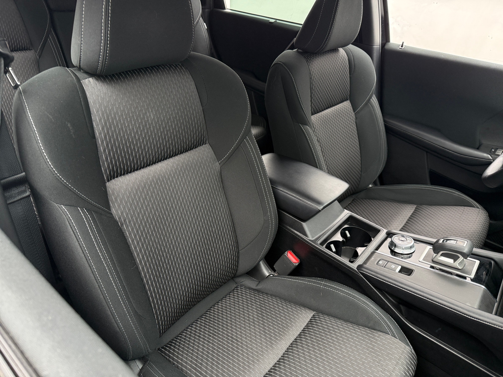 Thumbnail: 2022 Mitsubishi Outlander - 2
