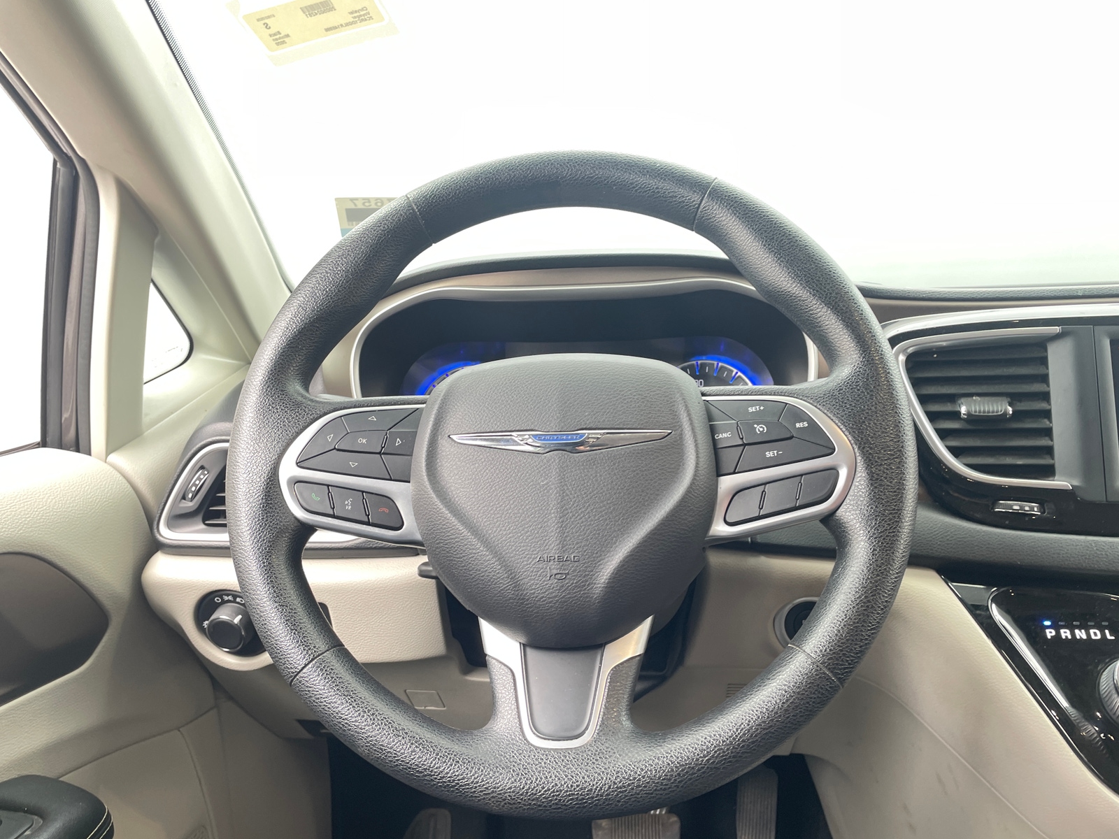 Thumbnail: 2020 Chrysler Voyager - 4