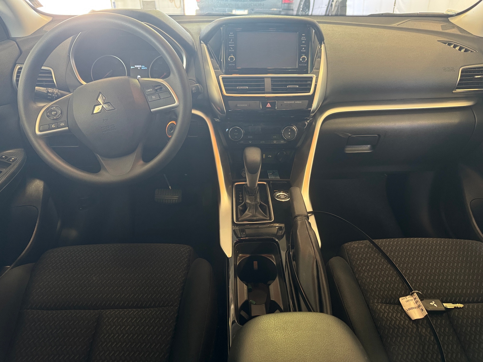 Thumbnail: 2018 Mitsubishi Eclipse Cross - 3