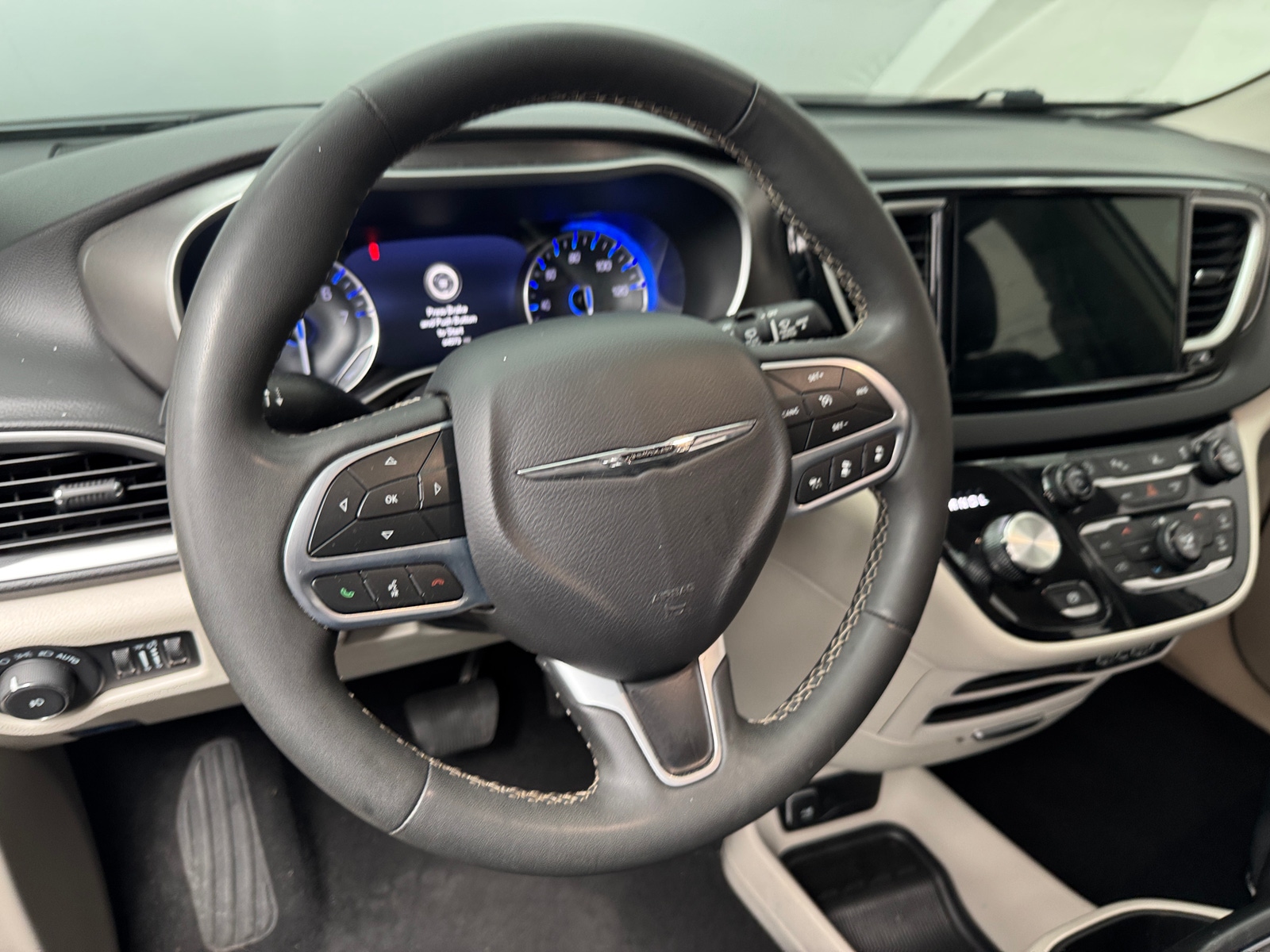 Thumbnail: 2024 Chrysler Pacifica - 4