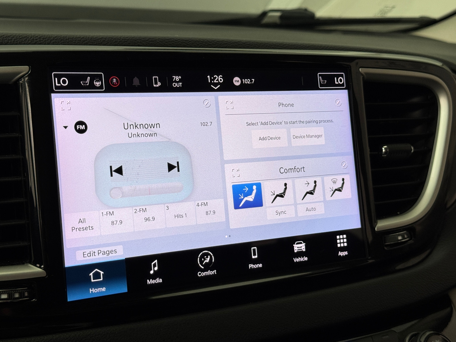 Thumbnail: 2024 Chrysler Pacifica - 3