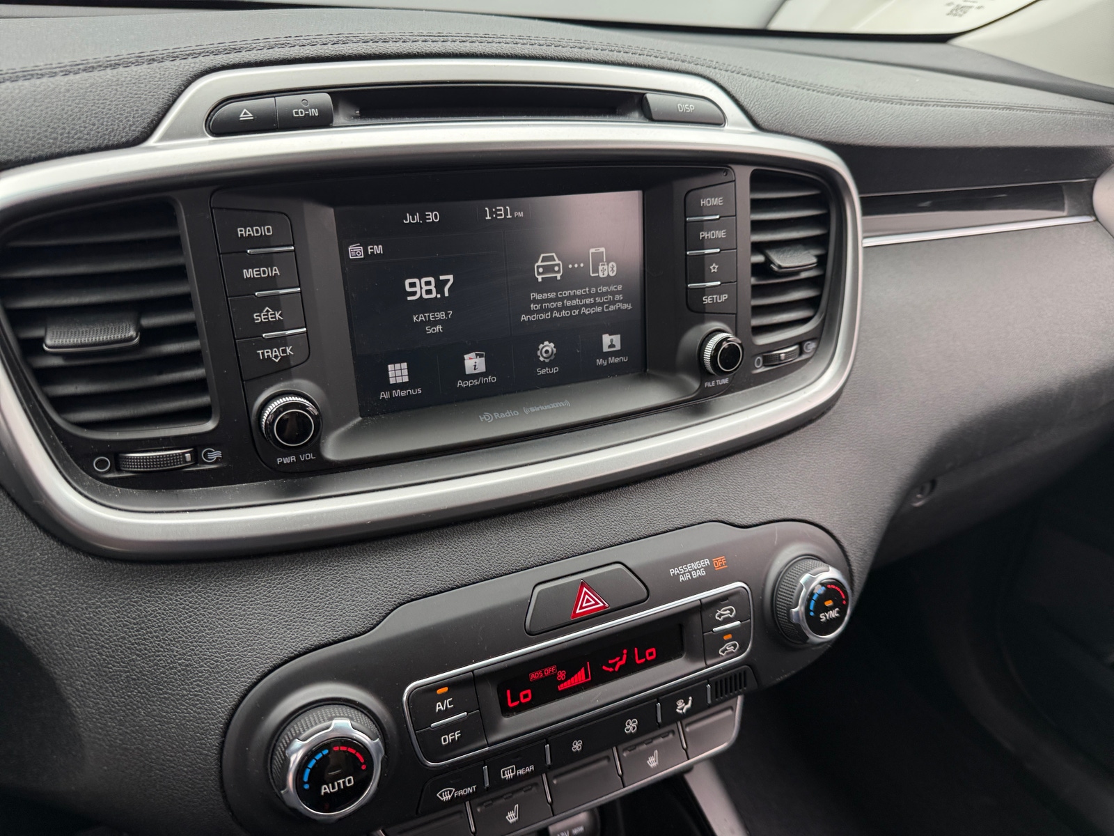 Thumbnail: 2019 Kia Sorento - 4