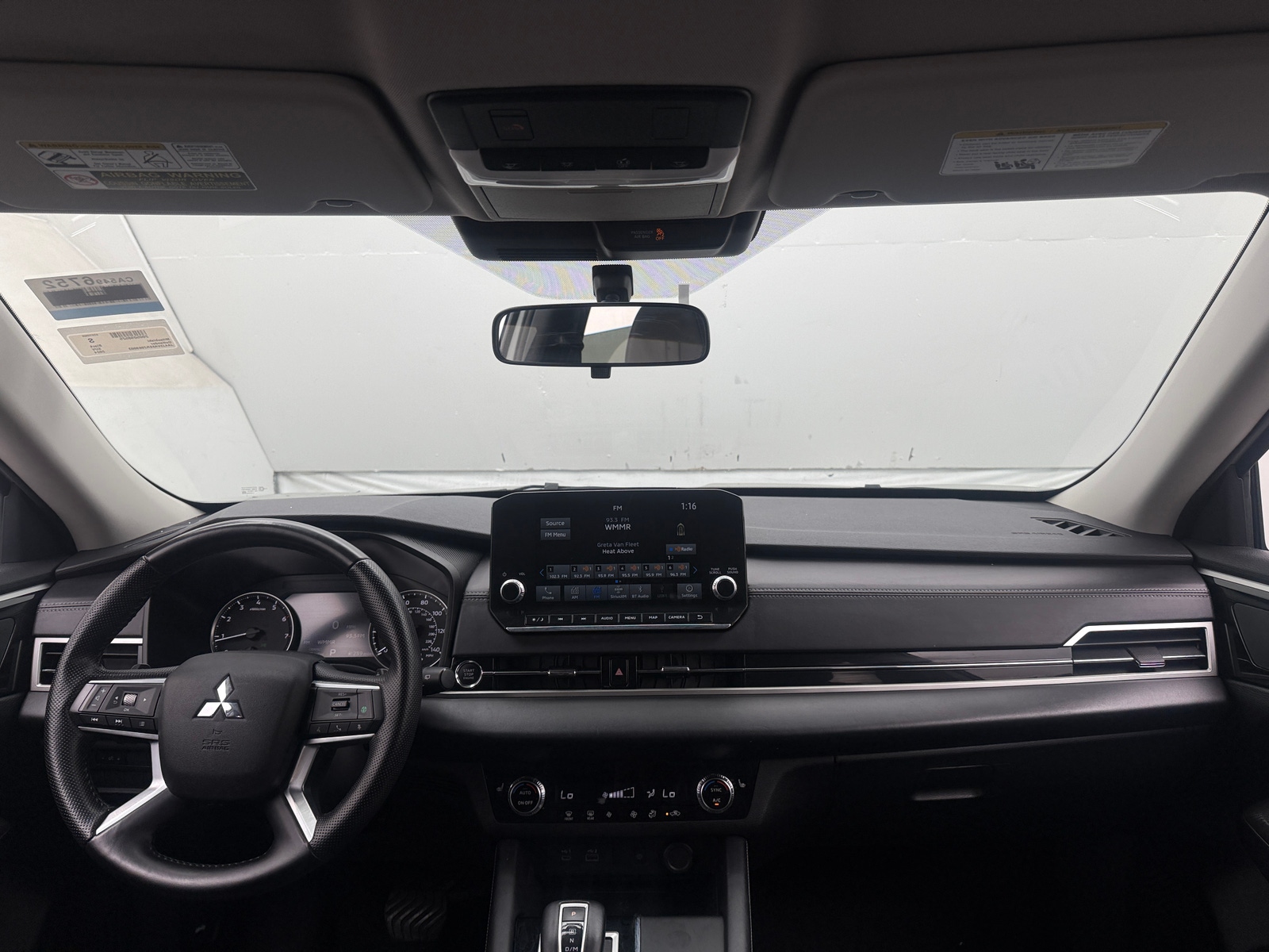 Thumbnail: 2024 Mitsubishi Outlander - 2