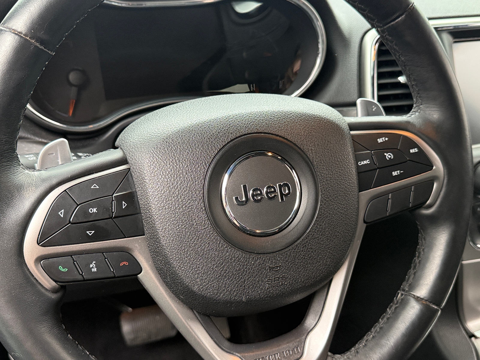 Thumbnail: 2017 Jeep Grand Cherokee - 4