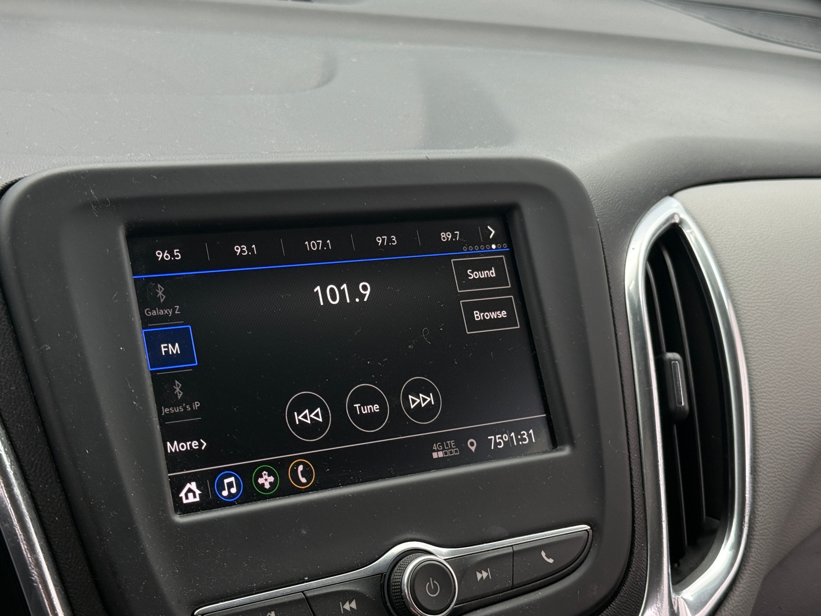 Thumbnail: 2020 Chevrolet Equinox - 4
