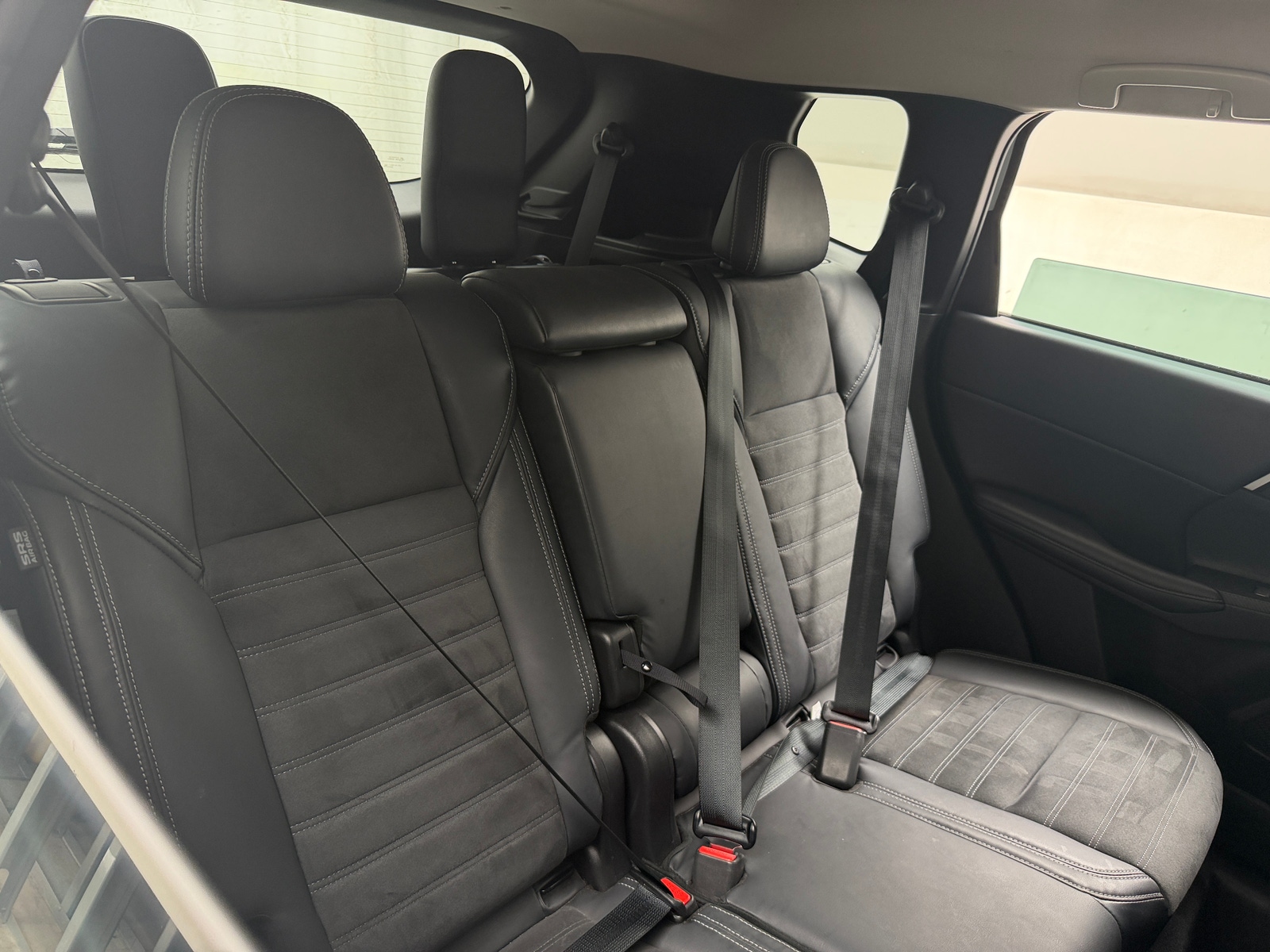 Thumbnail: 2023 Mitsubishi Outlander - 5
