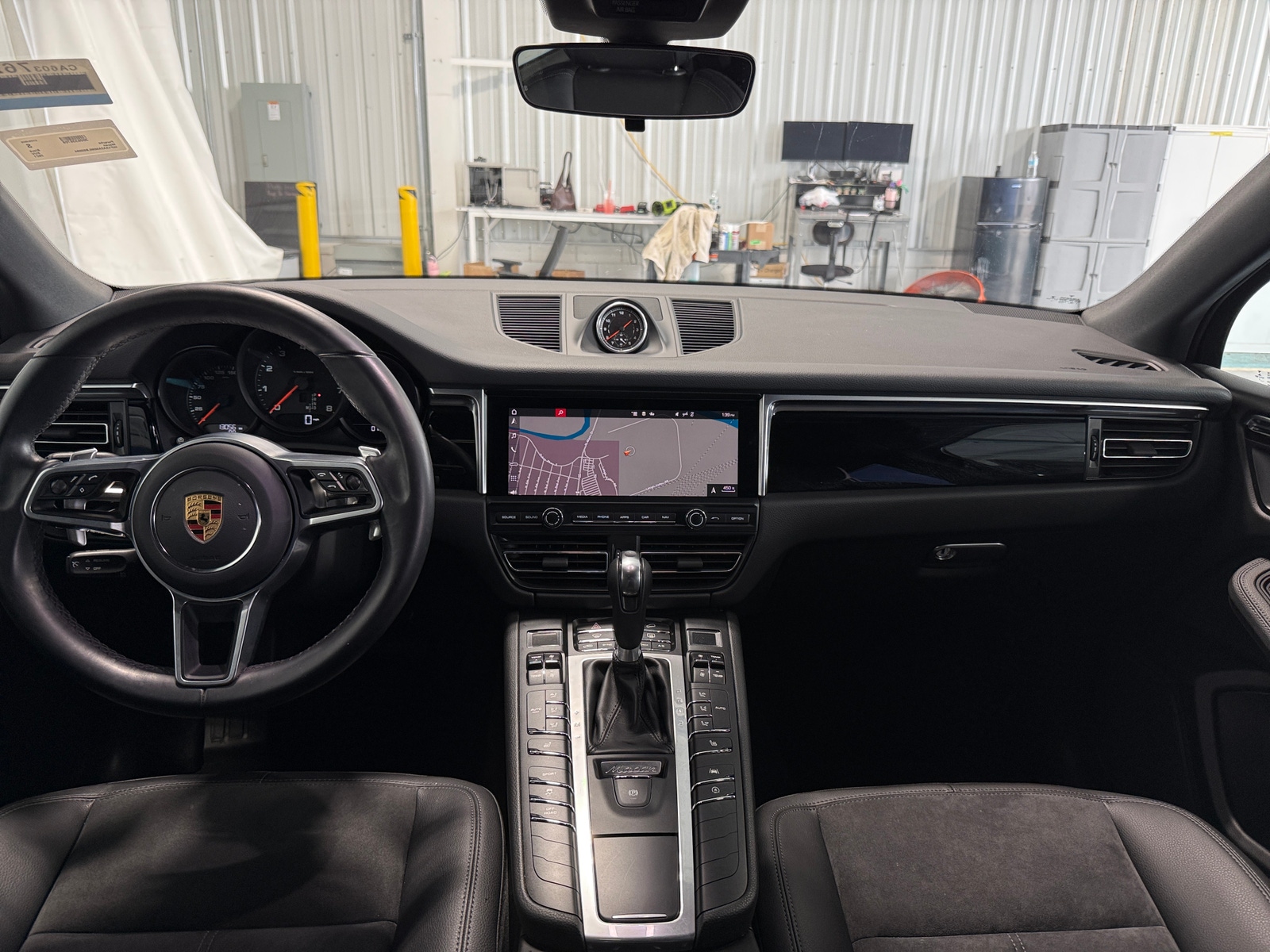 Thumbnail: 2021 Porsche Macan - 2