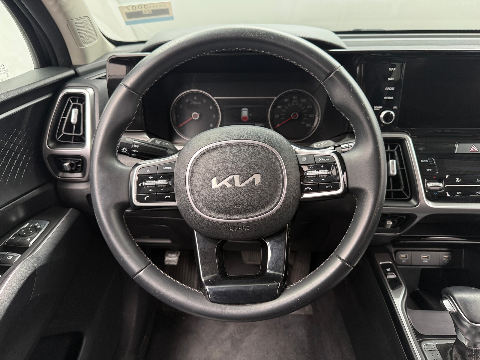 Thumbnail: 2022 Kia Sorento - 4