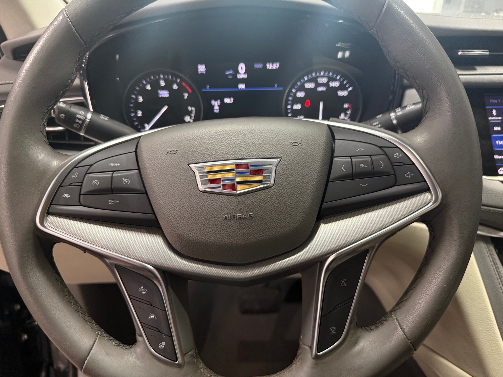 Thumbnail: 2022 Cadillac XT5 - 4
