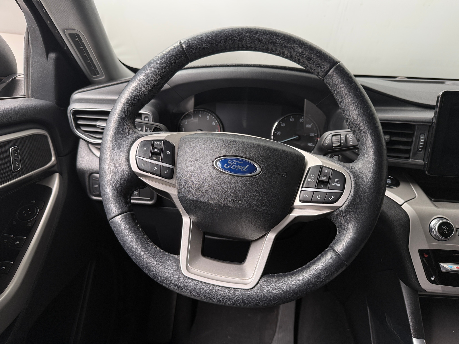 Thumbnail: 2020 Ford Explorer - 4