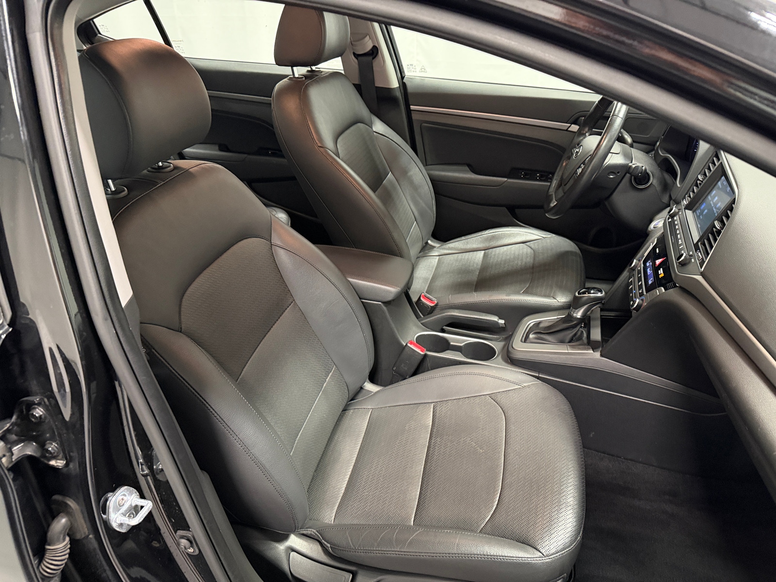 Thumbnail: 2017 Hyundai Elantra - 2