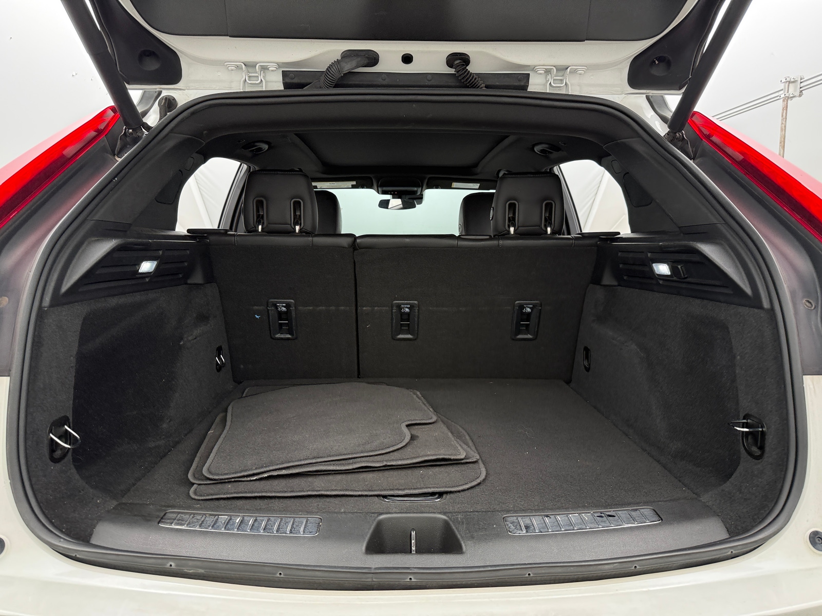 Thumbnail: 2021 Cadillac XT4 - 6