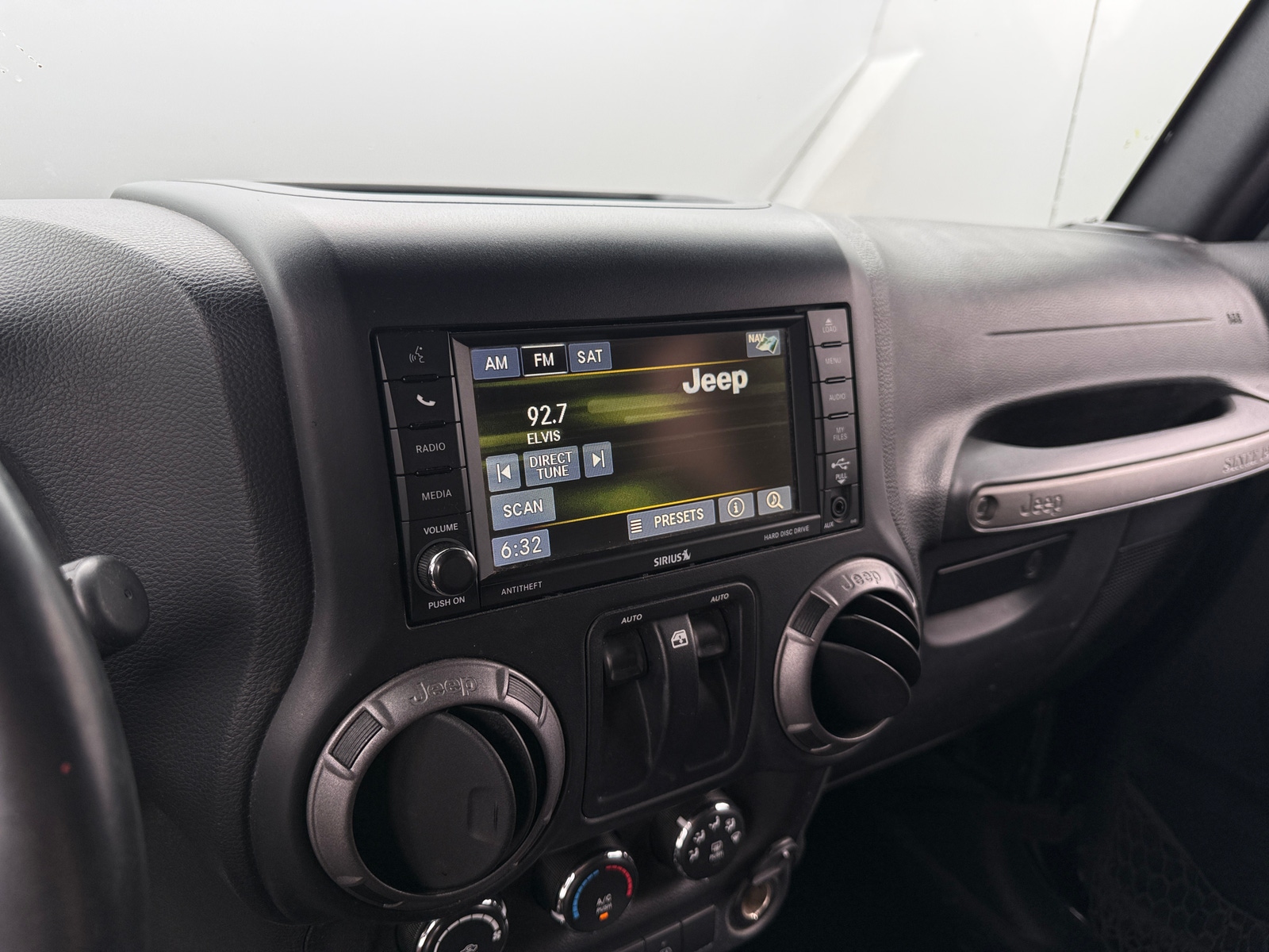 Thumbnail: 2017 Jeep Wrangler - 4