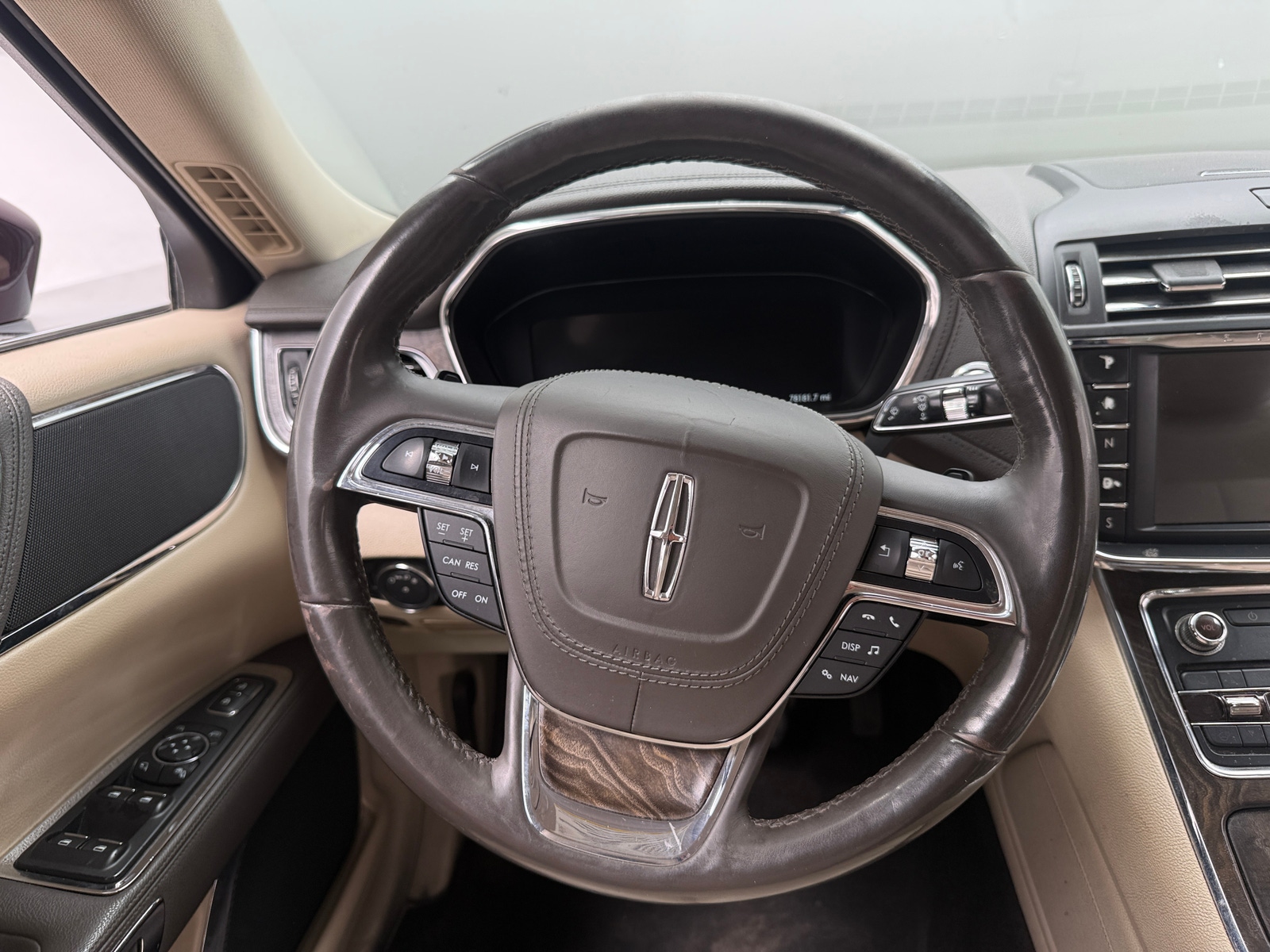 Thumbnail: 2017 Lincoln Continental - 4