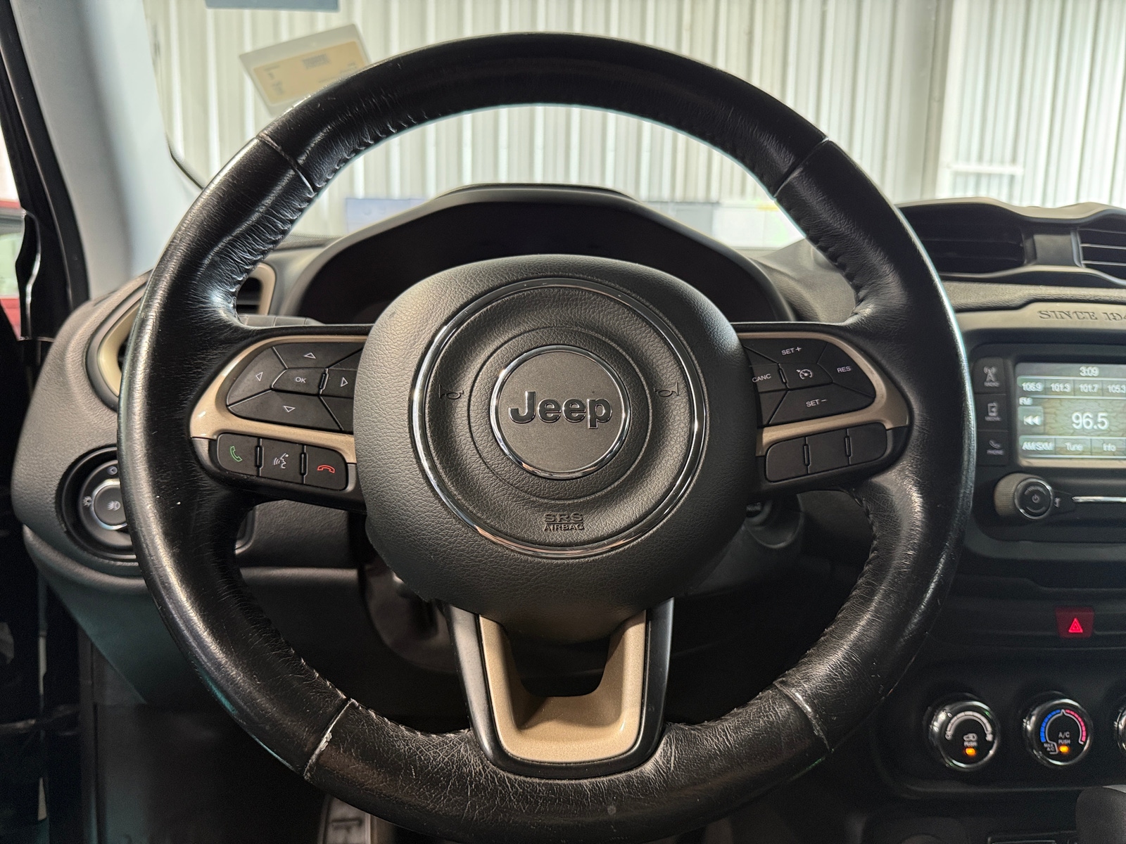 Thumbnail: 2017 Jeep Renegade - 5