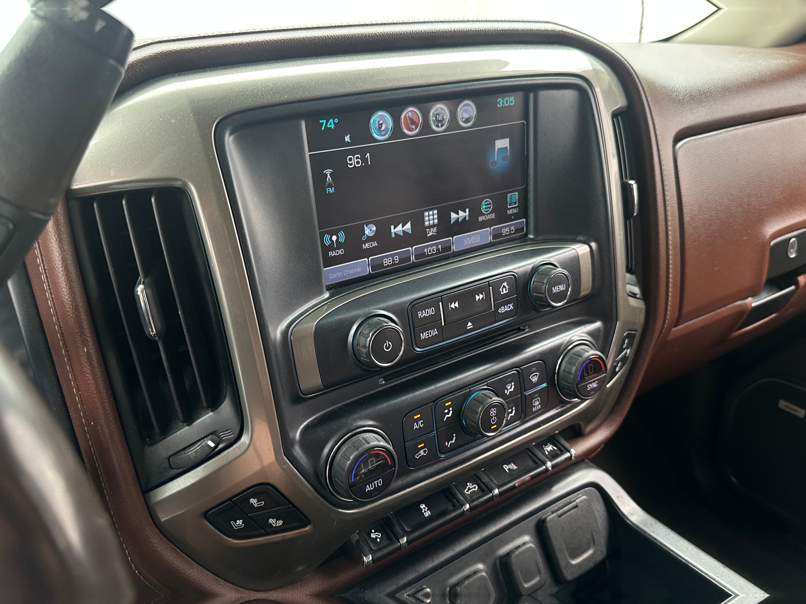 Thumbnail: 2018 Chevrolet Silverado 1500 - 3