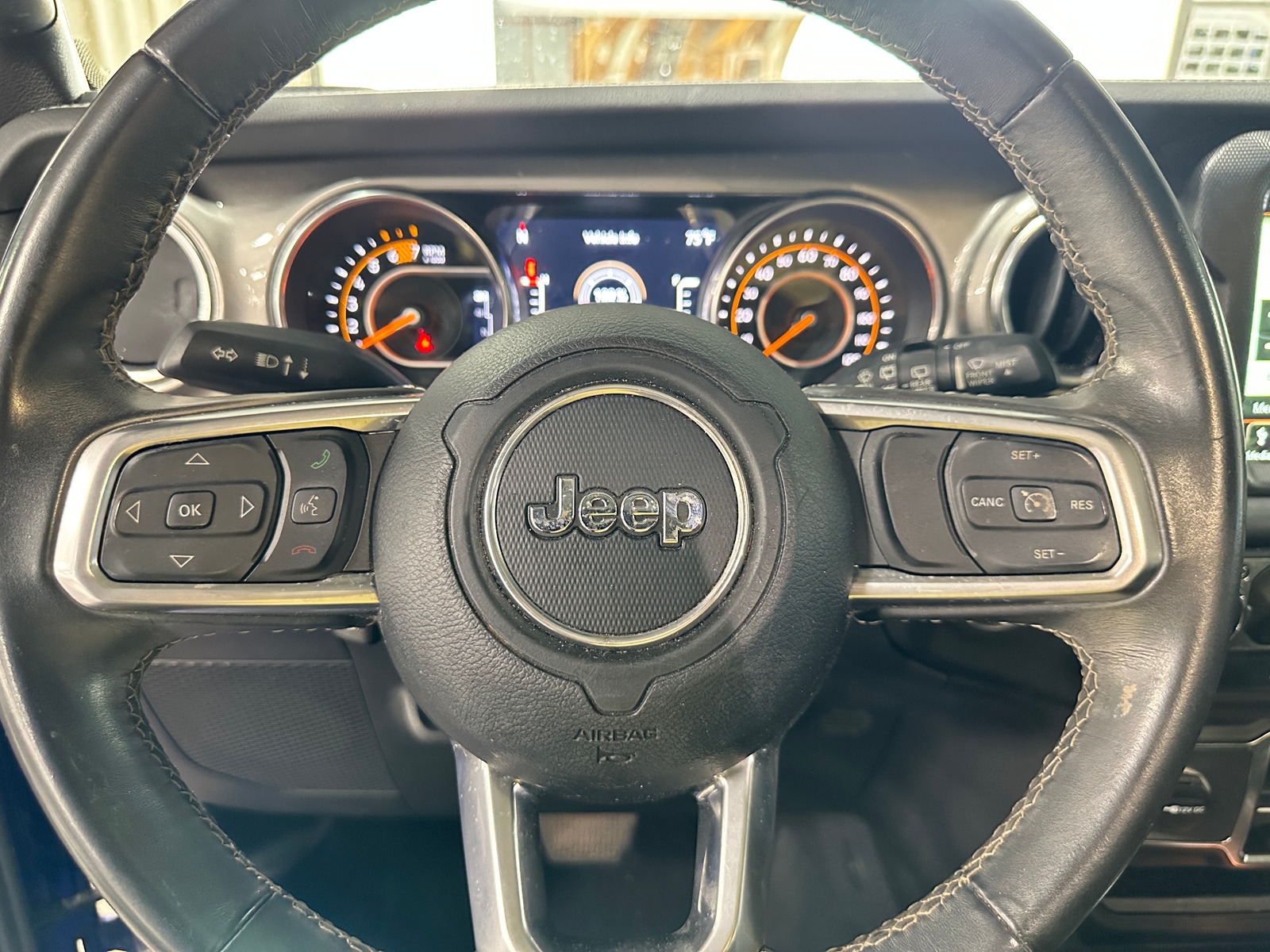 Thumbnail: 2019 Jeep Wrangler - 5